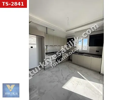 3+1 ULTRA LÜX SOSYAL DONATILI SİTE İÇERİSİNDE AZ KATLI DAİRE!